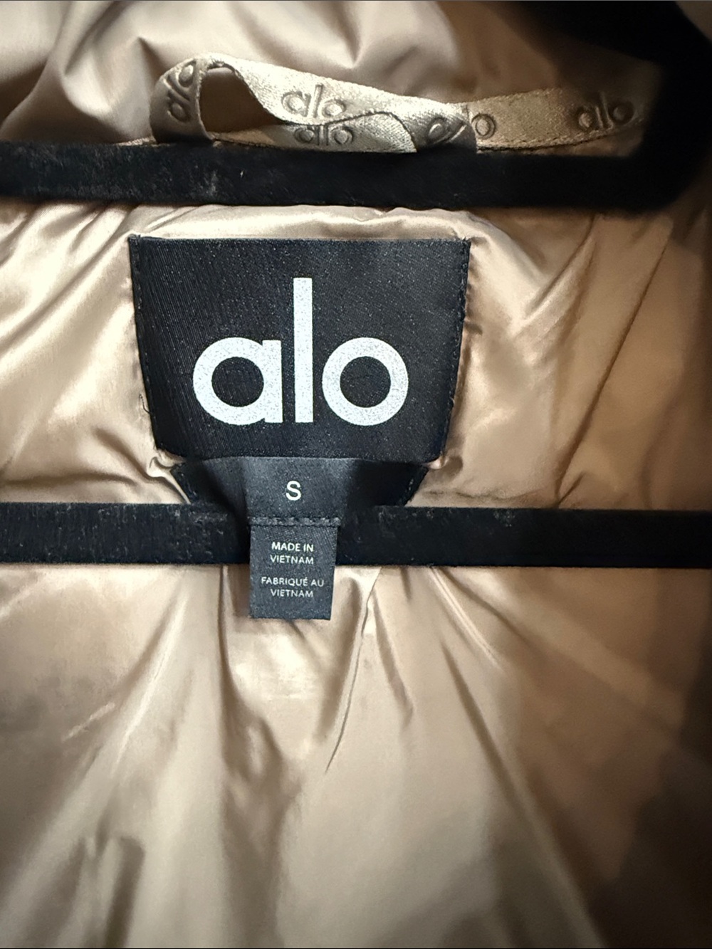 ALO Yoga Quilted Puffer Vest Taupe - Picture 13 of 14